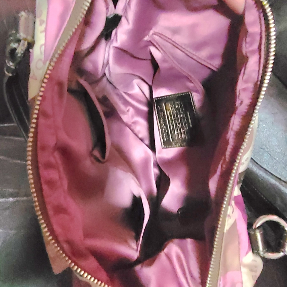 Vintage Meduim Handbag 👜 By Coach - Picture 9 of 15